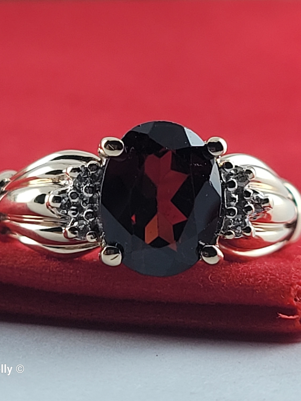 14K Yellow Gold Garnet and Genuine Diamonds Ring Size 5.5 - Solid Gold! 👌🎁